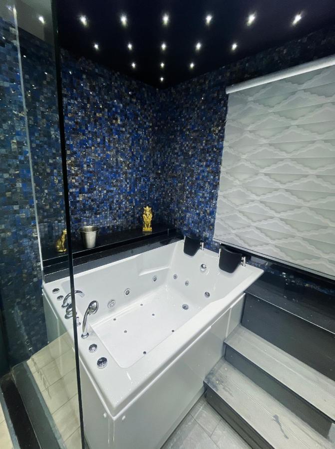 White Crown Hotel Kamez Экстерьер фото