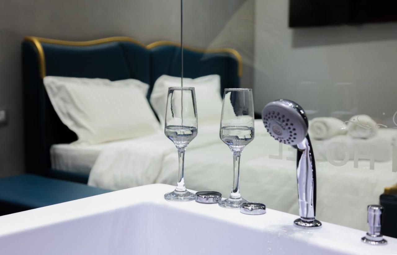 White Crown Hotel Kamez Экстерьер фото