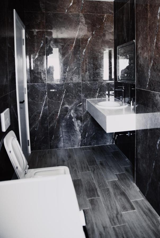 White Crown Hotel Kamez Экстерьер фото