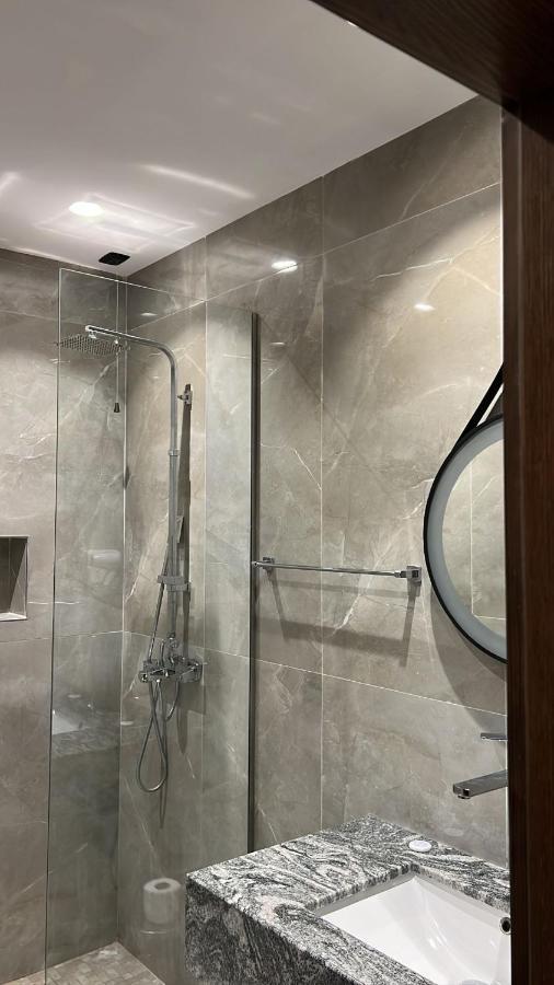White Crown Hotel Kamez Экстерьер фото